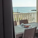Santo Stefano Village 营地 *