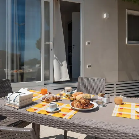مكان تخييم Santo Stefano Village مونوبولي